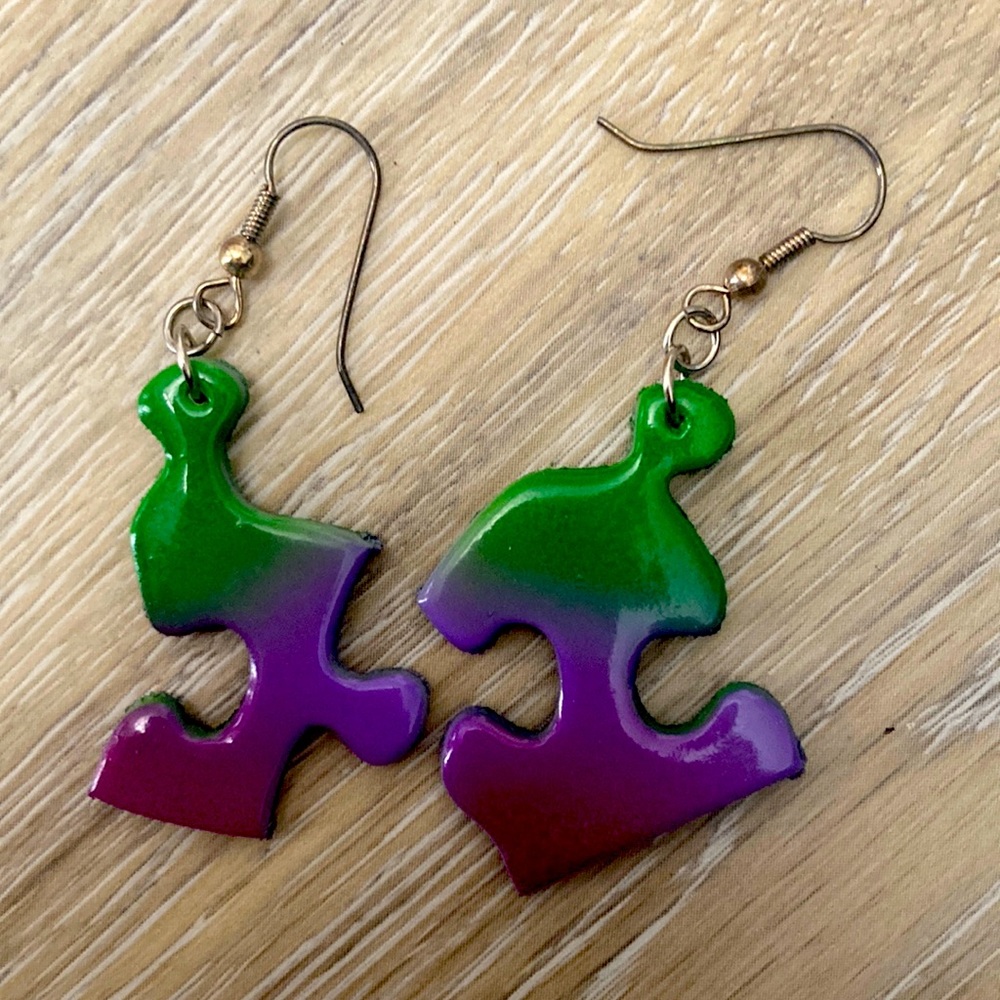 Final sale! Gorgeous airbrush puzzle earrings